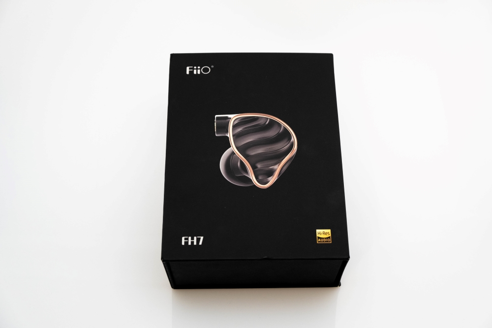 The box of the FiiO FH7